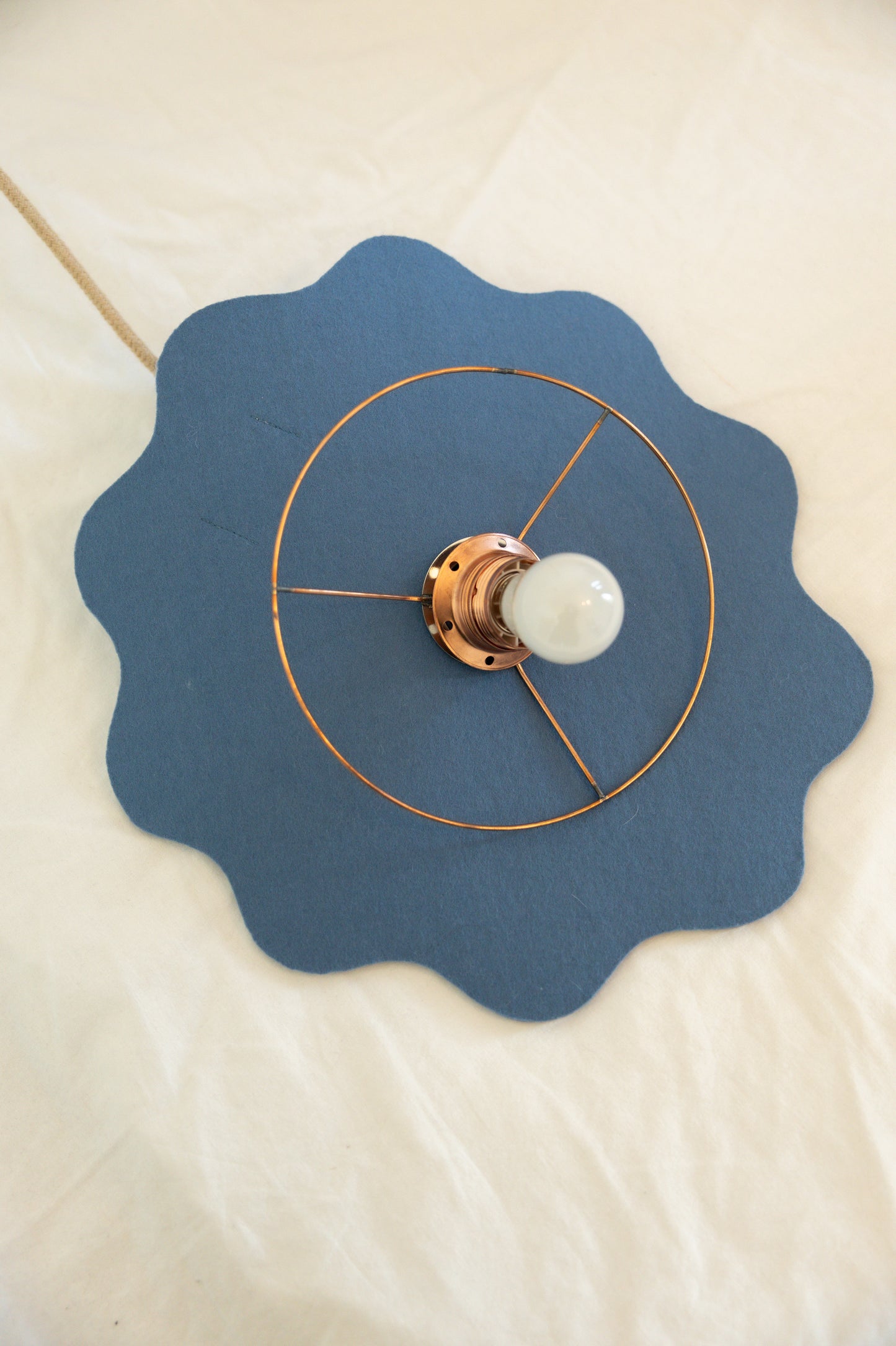 Suspension Wavy Bleu